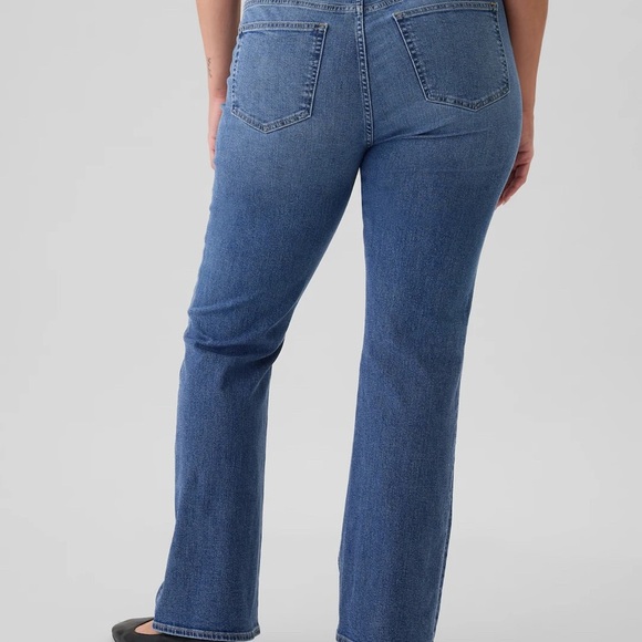 GAP Baby boot jeans w added hand embroidered flowers - Picture 10 of 10